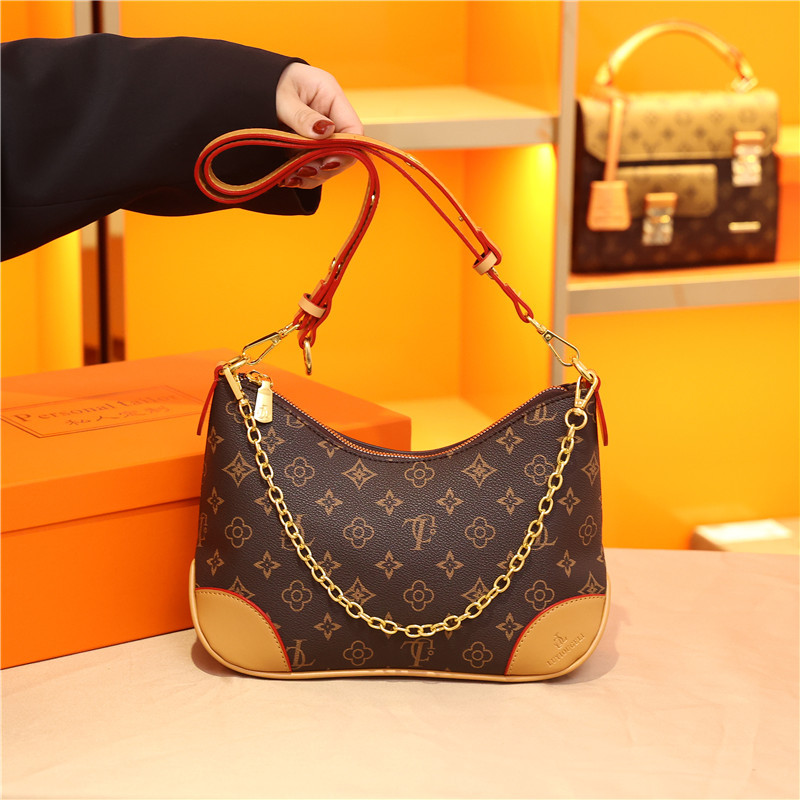 2026 New Style Crossbody Dumpling Bag for Women, Vintage Flower Cowhorn Bag, Versatile Large Capacity Single-Shoulder Underarm Bag, Luxury Lettering B