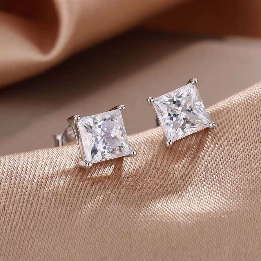 Minimalist Princess Cut 1Ct VVS Moissanite Stud Earrings 925 Sterling Silver Hypoallergenic Claw Setting Jewelry For Women 12/15
