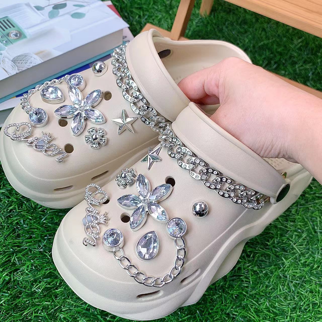 Free shipping: Designer slippers, women's fashion embroidered canvas embroidered linen high heels, sandals, platform skates