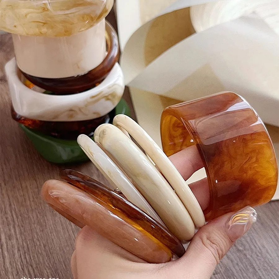 32 Style Acrylic Resin Bangles for Women Retro Punk Coffee Smudging Bangale Personality Irregular Wide Wristband Party Jewelry M 260120