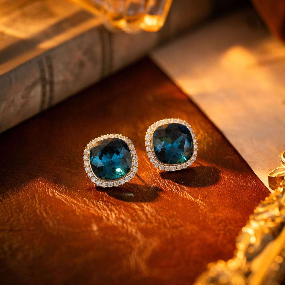 Elegant simple micro-inlaid blue zirconium for women, versatile sophisticated, fashionable and light luxury, personalized design earrings