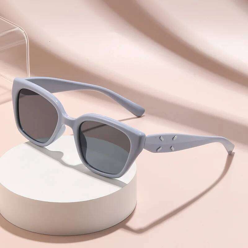 Cat Eye High-end UV Resistant Internet Celebrities Natural Looking Retro Sunscreen Sunglasses 9673 Y260207