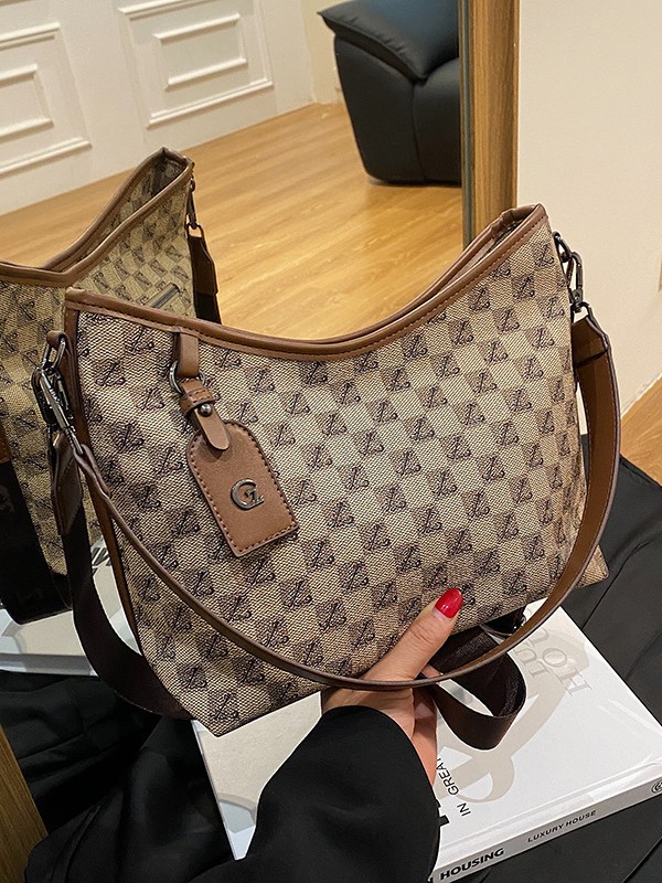 Large capacity single shoulder bag, new retro printed casual commuter underarm bag, versatile fashionable tote bag, simple luxury handbag, casual shop