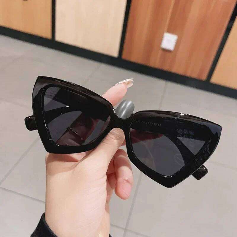 Cat Eye Sunglass Trendy Female Eyewear Luxury Brand Designer Popular Women Travelling Sun Shades Glasse Y260207