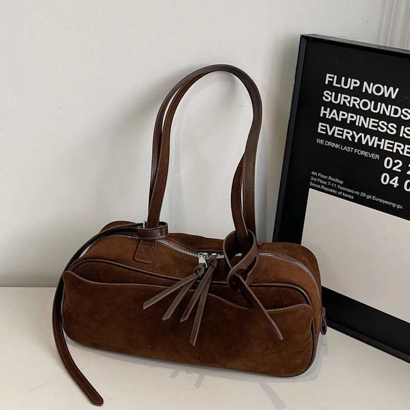 Retro Red Suede Wedding Shoulder Bag Women Versatile Underarm Bags Elegant Female Large Capacity Handbags 260123