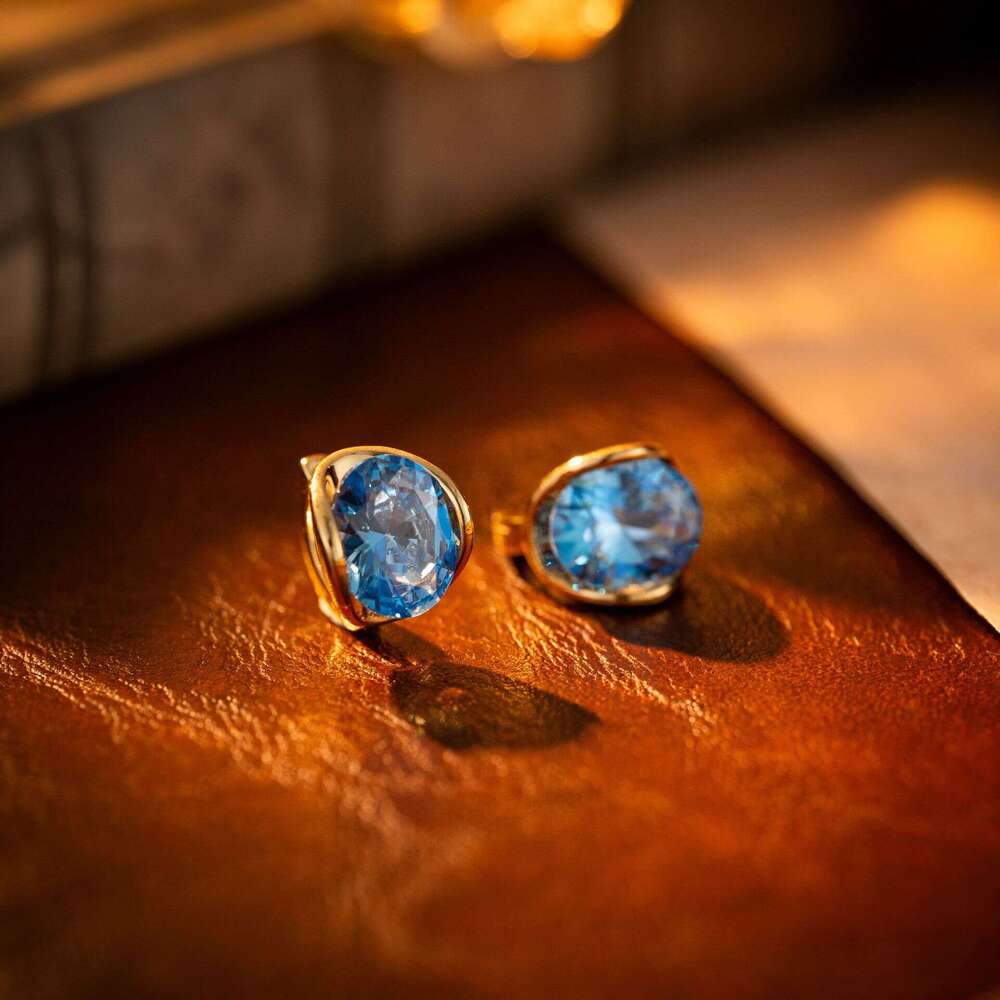 blue zircon earrings for women, light luxury fashion, high-end simple versatile earrings, exquisite and elegant jewelry