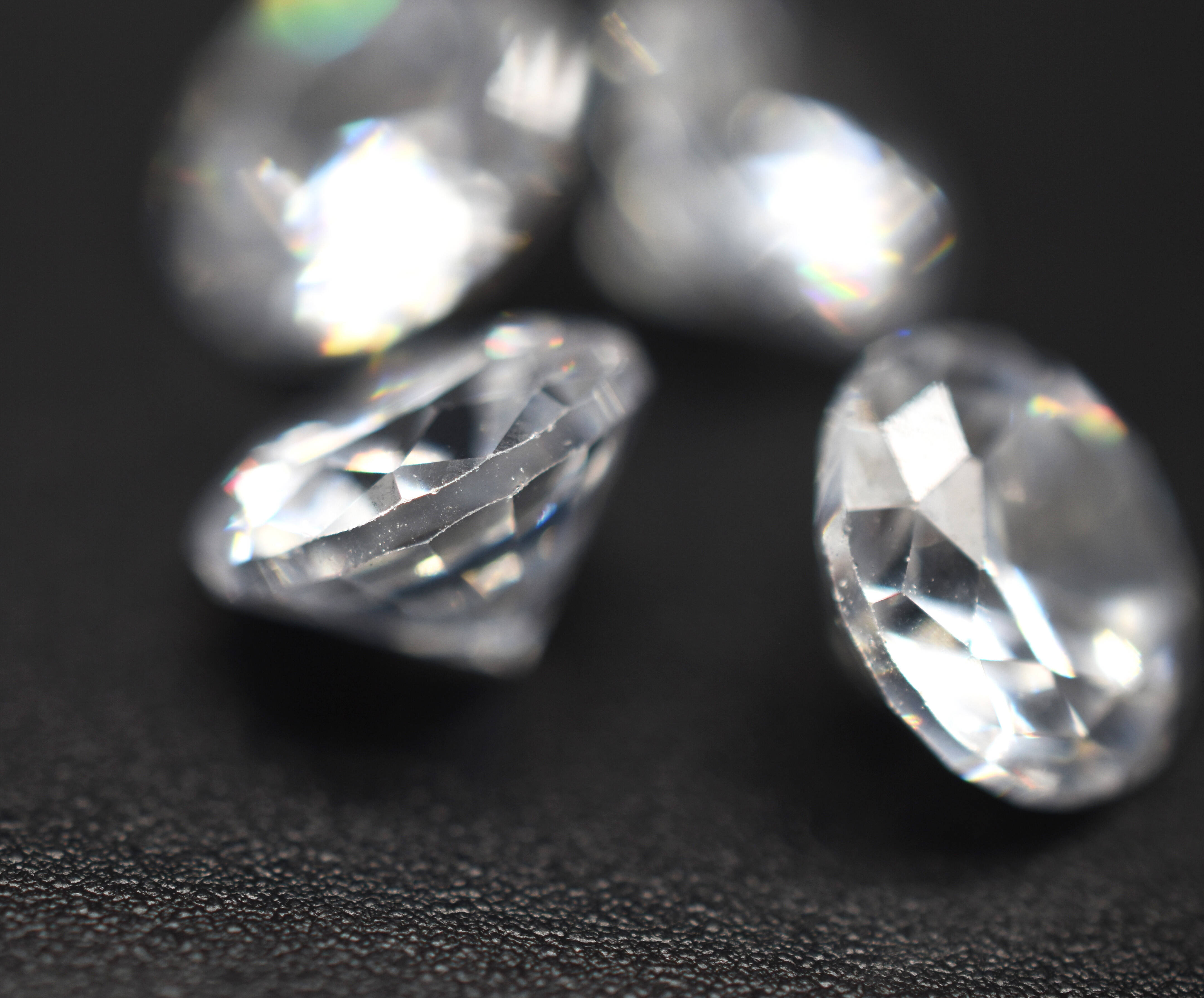 White Zircon Loose Gemstone Faceted Silver Sapphire 3mm to 20mm Diamond Cut for Jewelry Makuings Cubic Zircon