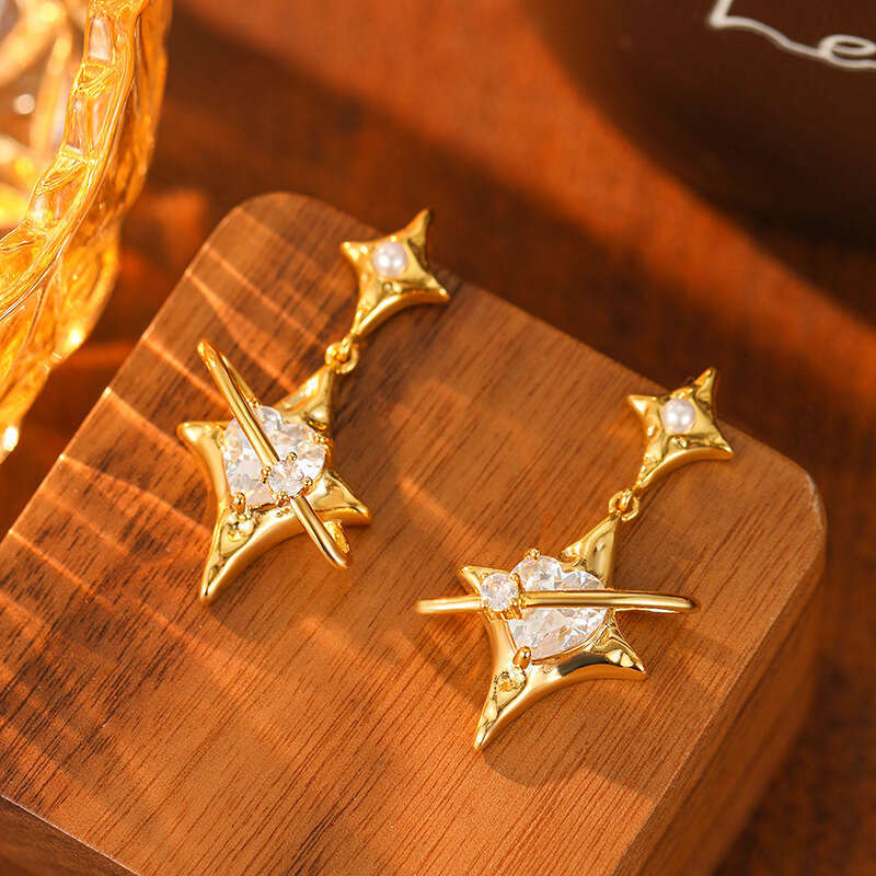 Fashionable High-End Sparkling Star Light Luxury Creative Design Sweet Stud Versatile Personality Beautiful Earrings