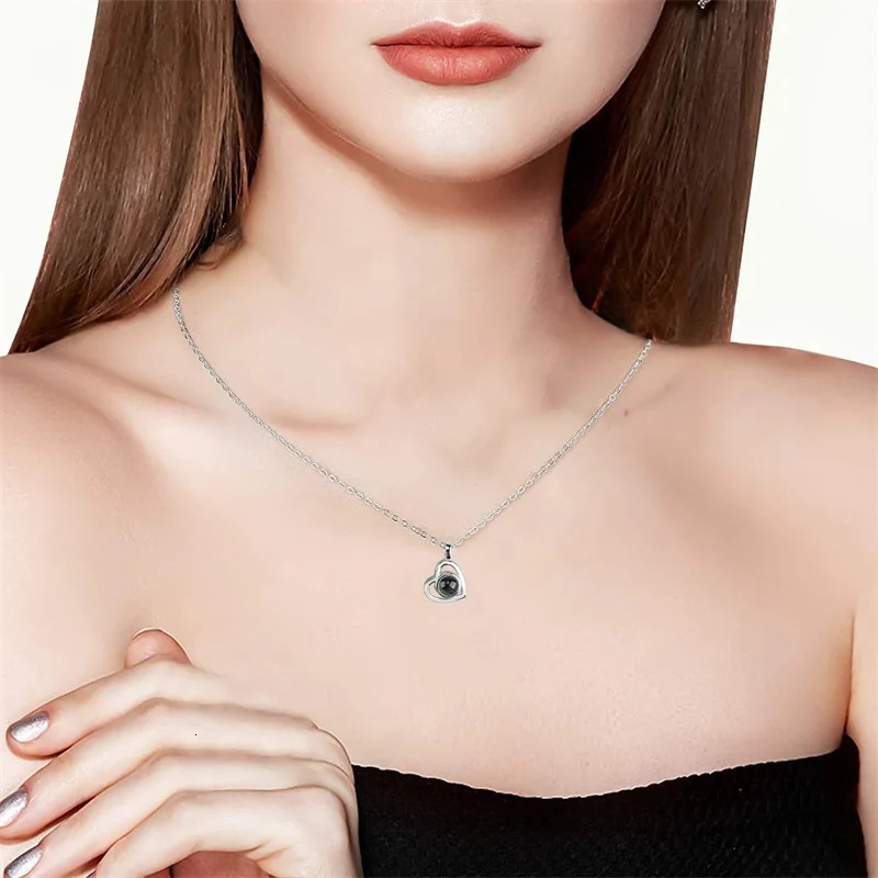 Custom Po Projection Necklace with Picture Inside I Love You Necklace 100 Languages Personalized Heart Pendant Necklace Gift 260124