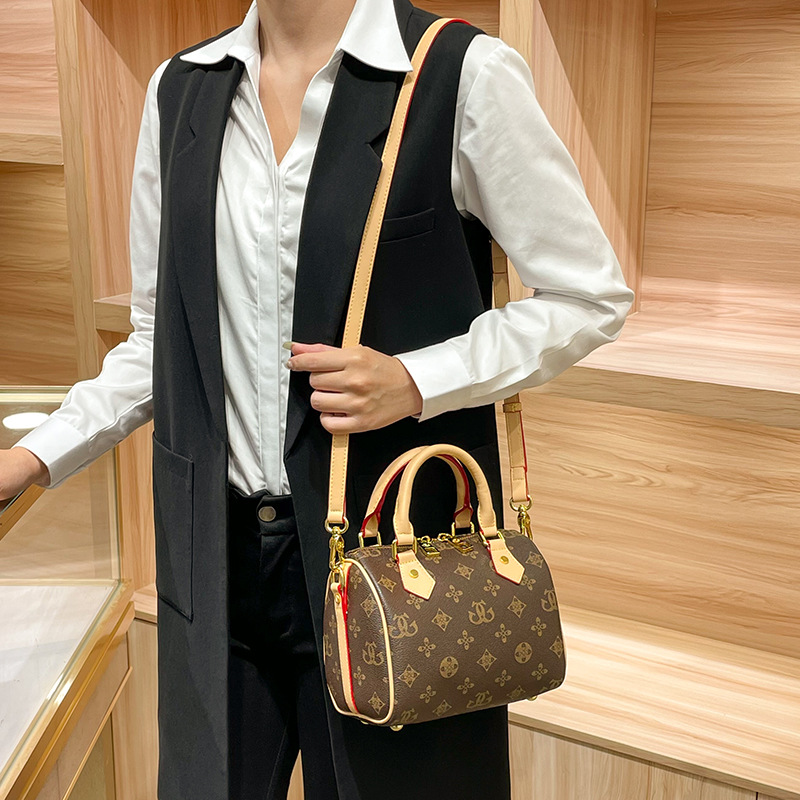 2026 New Women's Double-Shoulder Bag, Boston Bag, Pillow Bag, Handbag with Letter Design, Luxury High-End Ladies' Shoulder Crossbody Bag