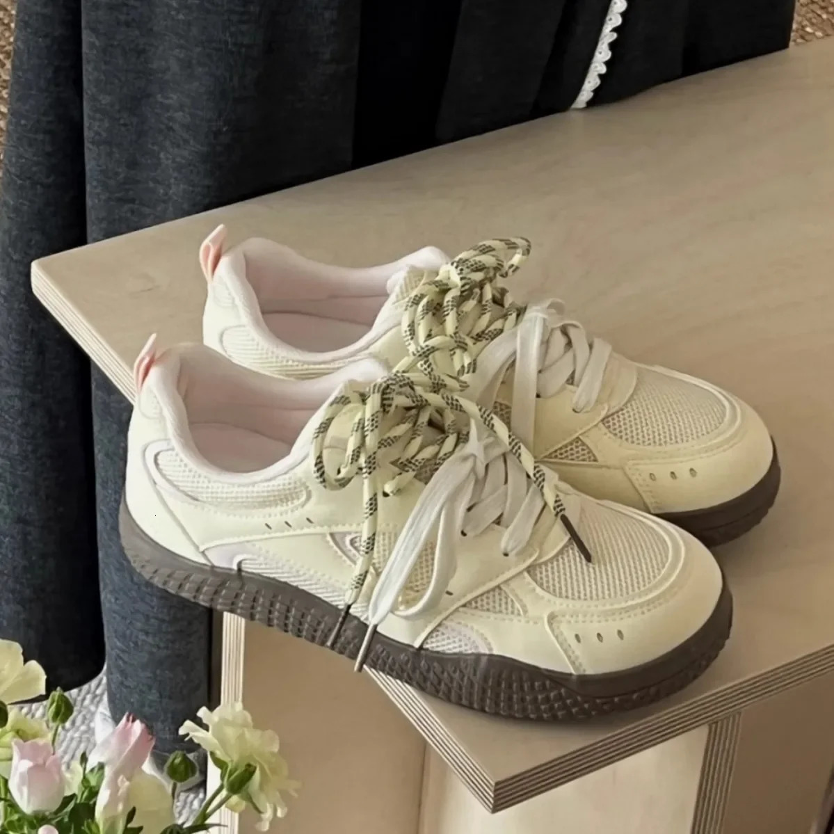 Spring 2025 Womens Style Sports Casual Breathable Mesh SlipOn Shoes AntiSlip Comfortable Low Heel Rubber Sole Sneakers 260208
