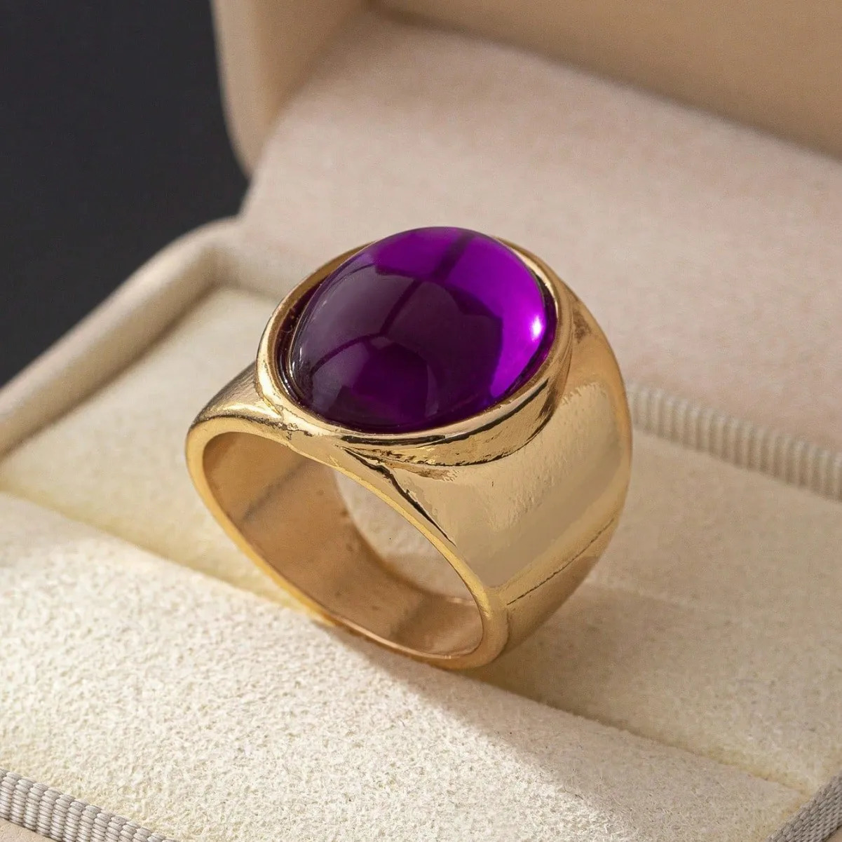 Purple Gemstone Statement Ring for Women Gold Tone Oversized Oval Ring Old Money Fashion Jewelry Gift 260107