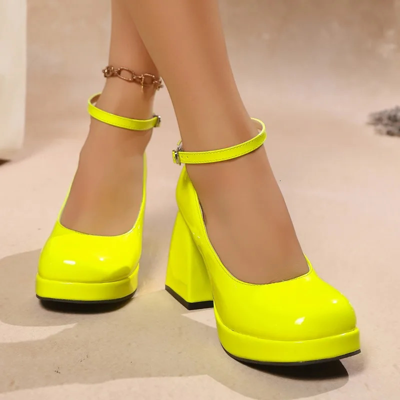 2025 Summer Fashion Ankle Strap Thick Sole High Heels Round Toe Mary Jane Shoes Womens Casual Wedding Bride Red 260208