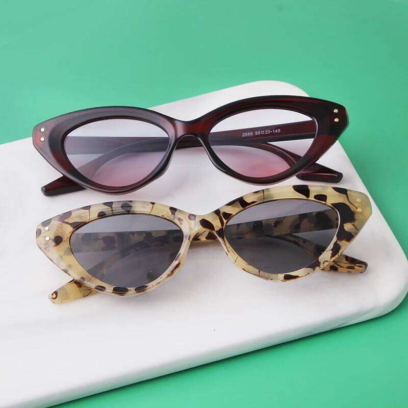 2025 New Fashion Cat Eye Sunglasses Female Retro Shades Colorful Rivet Street Shooting Eyeglasses UV400 Sun Glasses For Women Y260207