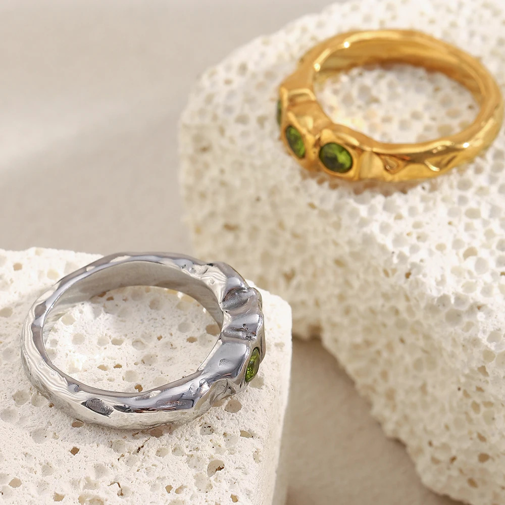 La Muses Three Green Zircon Stainless Steel Womens Ring PVD Gold Plated Trendy Daily Jewelry Accessories Gift 260202