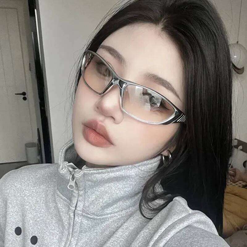 European and American retro sunglasses street photography for women futuristic technology Sun Y2K hot girls Glasses Y260207