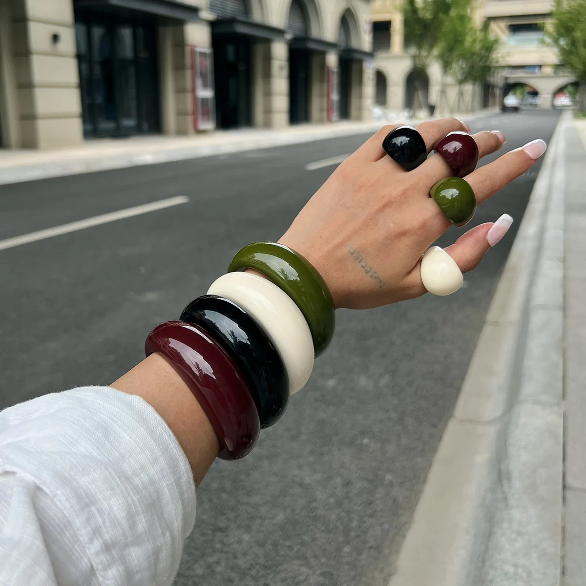 Modern Sweet Moon Shape Acrylic Resin Open Bracelets Rings For Women Geometric Finger Rings Cuff Bangles Punk Minimalist Jewelry 260120