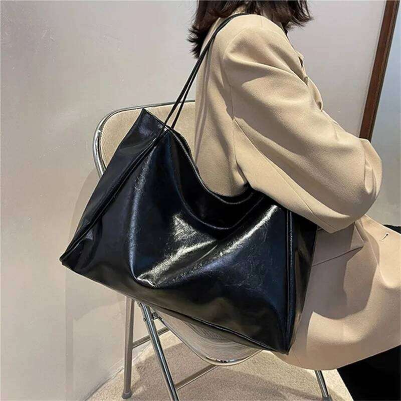 Women's Tote Large Capacity Soft Leather Shoulder Bag, Retro Casual Handbag, Perfect for Commuting Handbags Travel Bag C260207