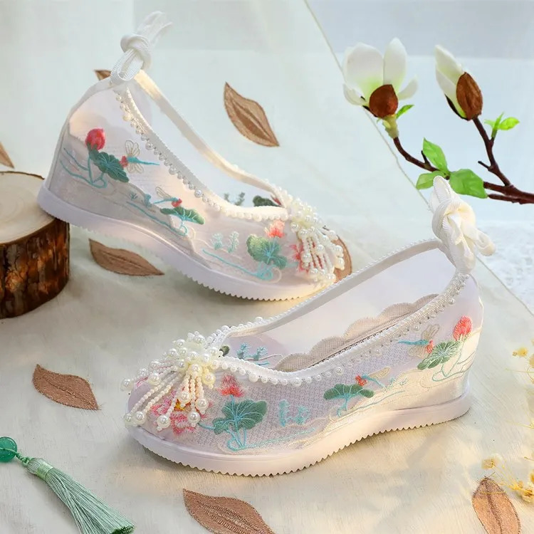 2026 Womens White Blue Lotus Hanfu Shoes Chinese Style Pearls Tassel Summer Breathable Q284 260208
