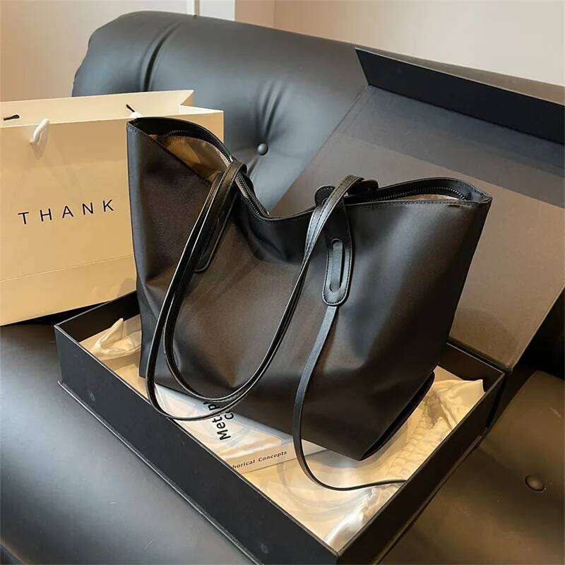 Women Handbags large Capacity Tassels Female Shoulder Bags Soft Oxford Travel big Totes new ladies Hand Bag black C260207