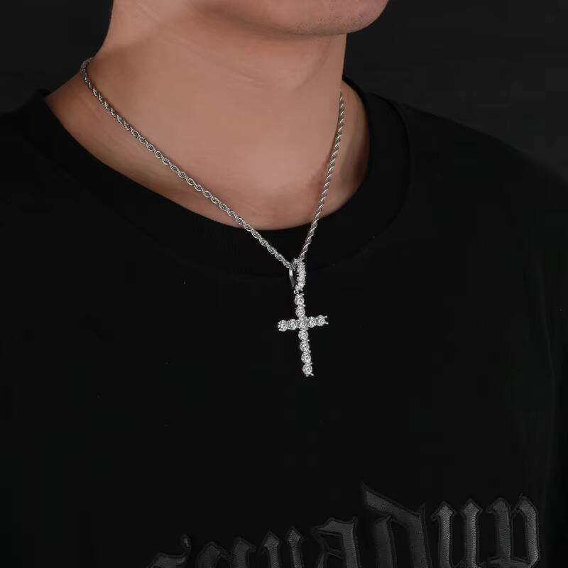 Hot Sale Fashion 925 Sterling Silver Moissanite Cross Pendant for Necklaces