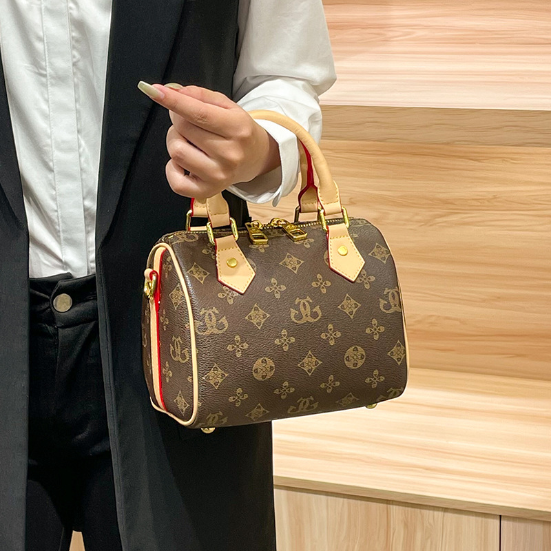 2026 New Women's Double-Shoulder Bag, Boston Bag, Pillow Bag, Handbag with Letter Design, Luxury High-End Ladies' Shoulder Crossbody Bag