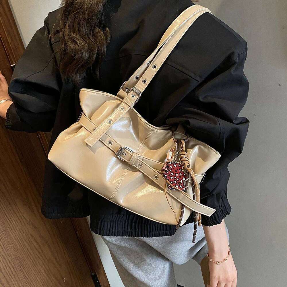 Korean-Style Casual Waxed Leather Large-Capacity Tote Bag, Fashionable Shoulder for Women, Simple and Versatile Underarm Bag C260207