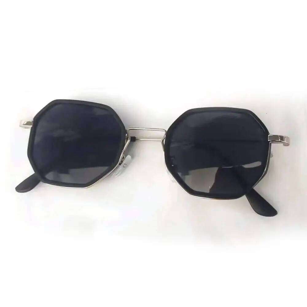 New Fashion Polygonal Retro Outdoor Windproof Sunglasses Metal Lightweight Small Frame Eyewear Y260207