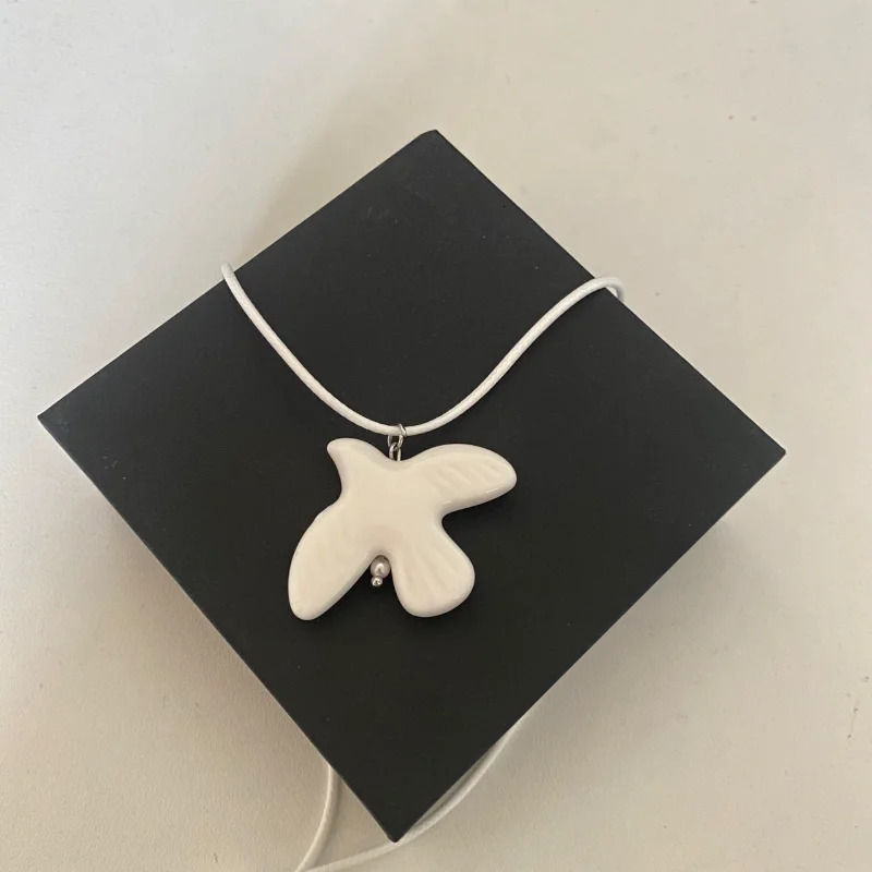 2025 Fashion White Peace Pendant Necklace for Women Vintage Metal Geometric Round Ear Hoop Jewelry Girls Gift 260124