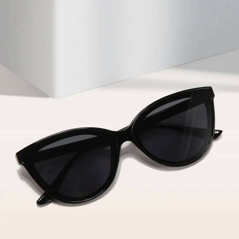 Large Frame Cat Eye Sunglasses Women New Retro Minimalist Style Gradient Sun Glasses High Quality Eyeglasses UV400 Y260207
