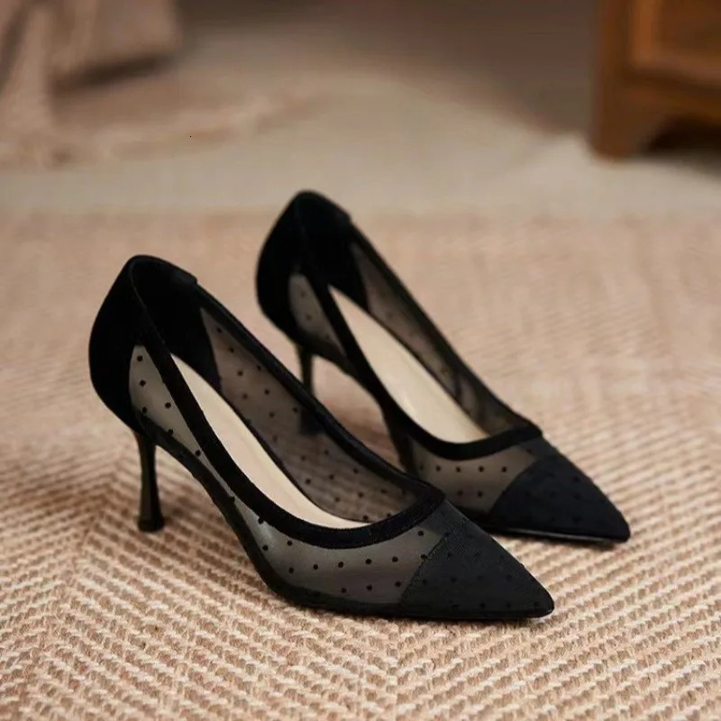 Mesh High Heels 2026 Summer Breathable Black Work Hollow Pointed Toe Flats Chinese Style 260208