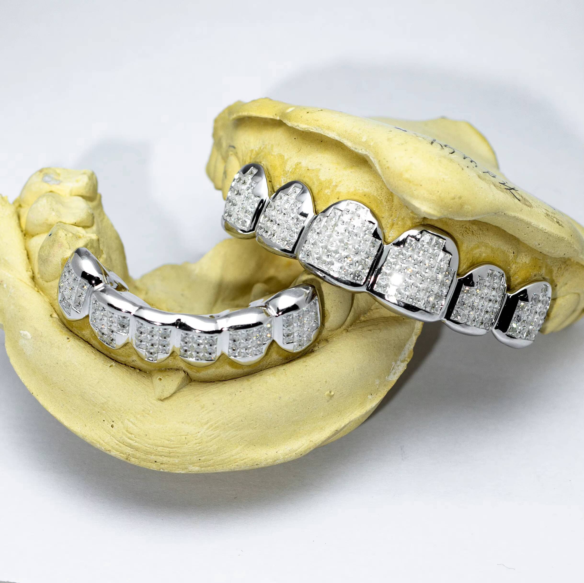 Custom Princess Baguette Cut Invisible Setting Pass Diamond Tester VVS Moissanite White Gold Rose Gold Silver Grillz Jewelry