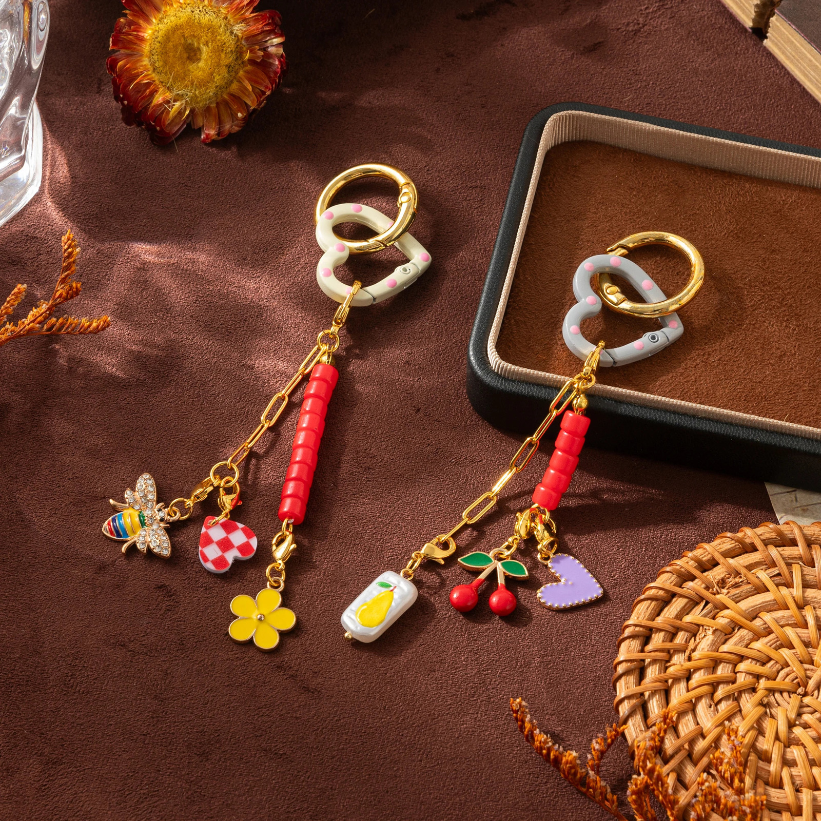 Fashionable and trendy keychains DIY bags pendants and pendants can be freely matched with gold-plated color protection 260107