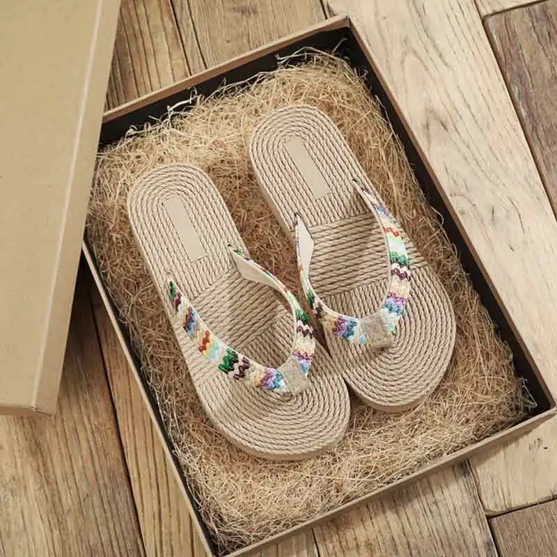 Summer 2025 Style PP Straw Weaving Flip Flops for Women Fashion Sandals Beach and Seaside 260208