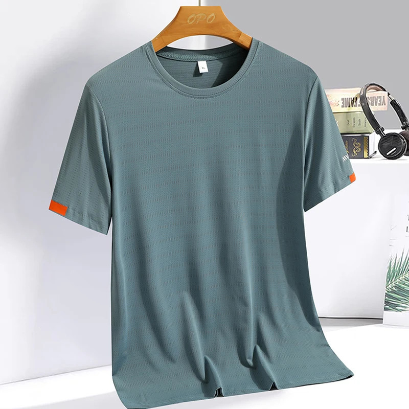 Mens Silk Ice Round Collar T-shirt Simple Running Fitness Suit Breathable Thin T-shirt Quick Dry T-shirt Summer 260122