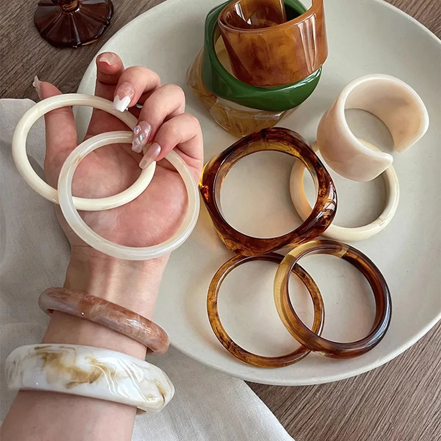 32 Style Acrylic Resin Bangles for Women Retro Punk Coffee Smudging Bangale Personality Irregular Wide Wristband Party Jewelry M 260120