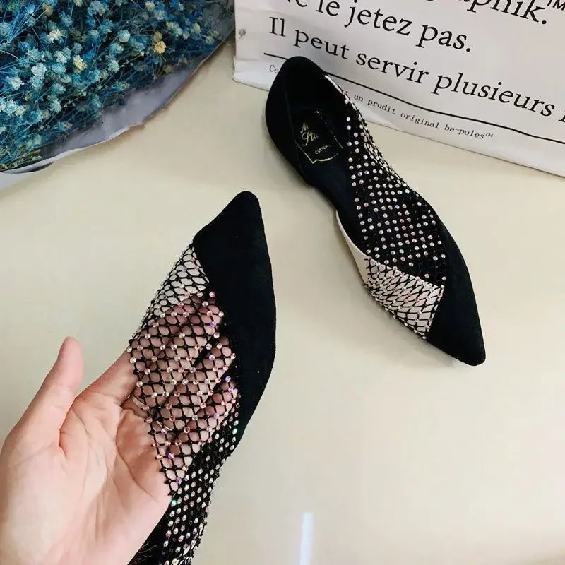 Womens Flat Shoes Diamond With Crystals Non Slip Ladies Footwear Rhinestone Elegant and Fashionable Young 260124