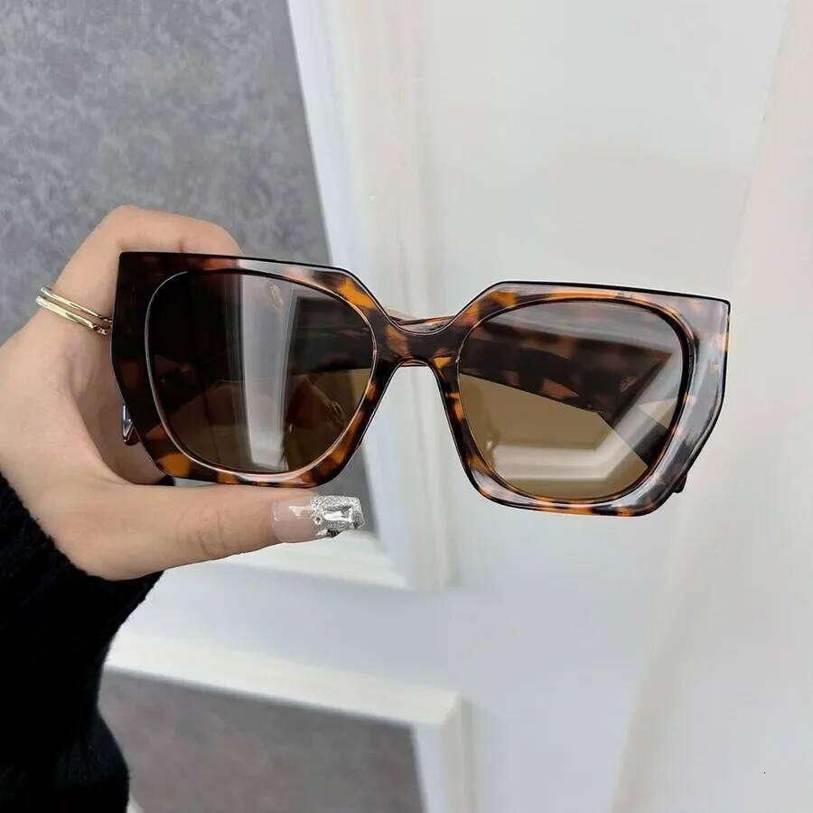Cute Square Designer Sunglasses Women Men Big Frame Stylish Sun Glasses Female Male Brand Fashion Oculos De Sol Y260207
