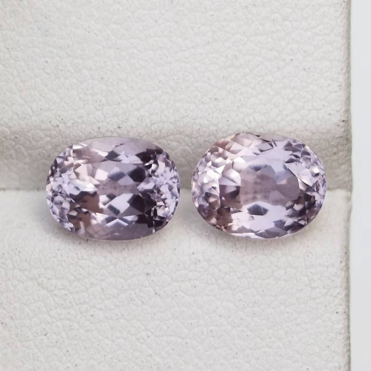 Natural Oval Cut Pink Kunzite Fuchsia Gemstone Loose Gemstones Jaipur Manufacturer Kunzite Jewelry Kunzite From Afghanistan