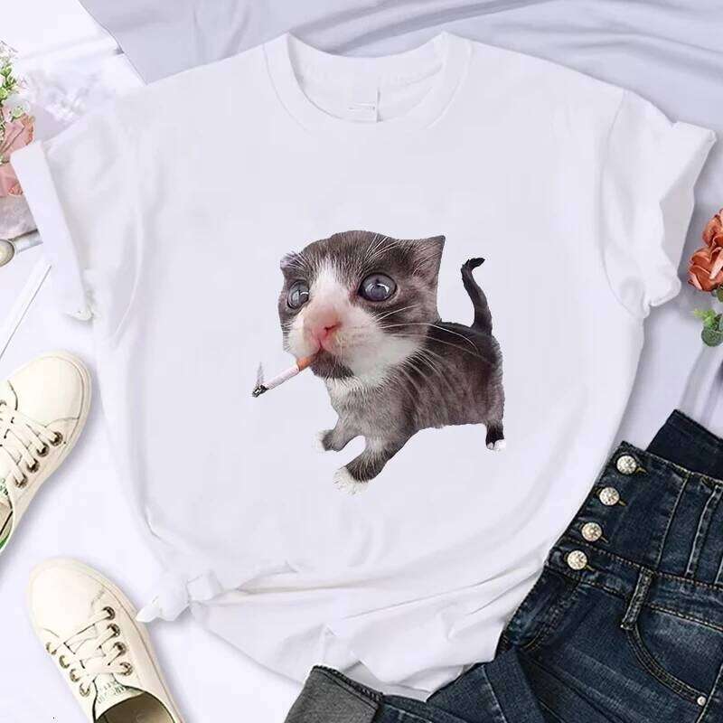 Funny Smoking Cat Kitten Graphic T-Shirt Women Fashion Vintage Short Sleeved T-shirts Harajuku Casual Clothing Female Tops Tees C260207