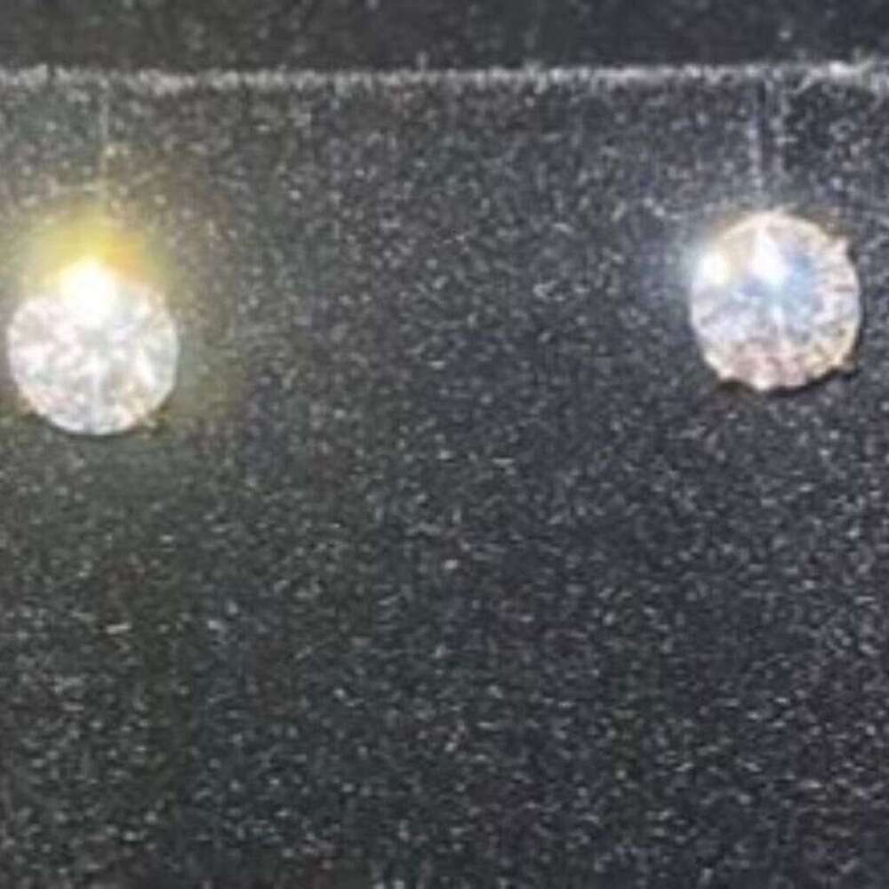 Classic Stud Earrings 925 Sterling Silver Diamond Moissanite Round VVS White D Claw Setting
