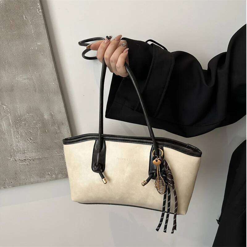 European American Retro Tote Bag, Korean Fashion Shoulder Advanced Simple Handbag New Large Capacity Pendant Versatile Bags C260207