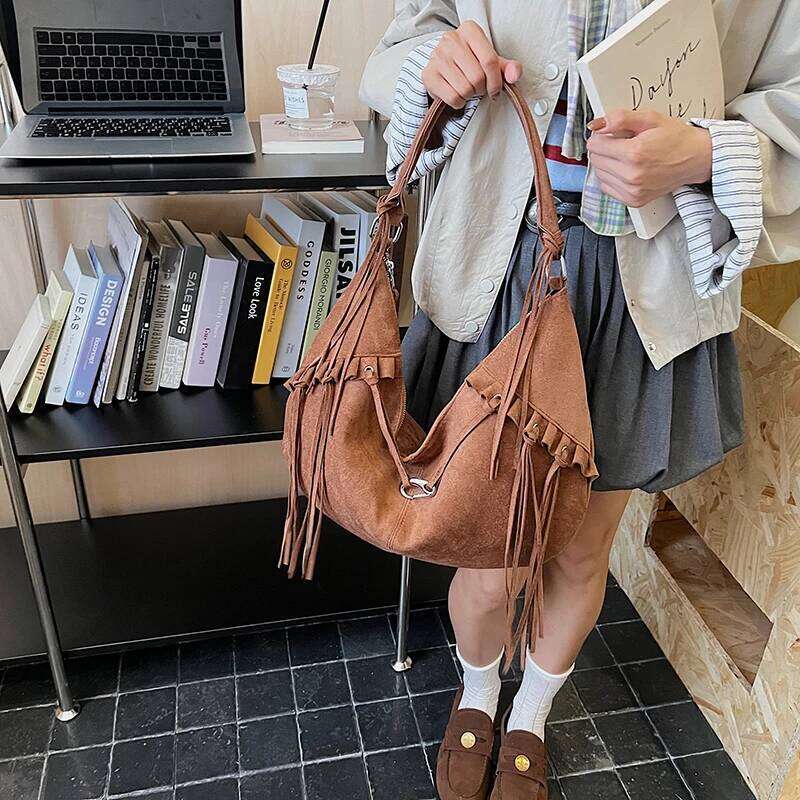 LEFTSIDE Women Faux Suede Shoulder 2025 Winter Retro Hobo Bag Luxury Designer Tassel New Trend Handbags and Purses C260207