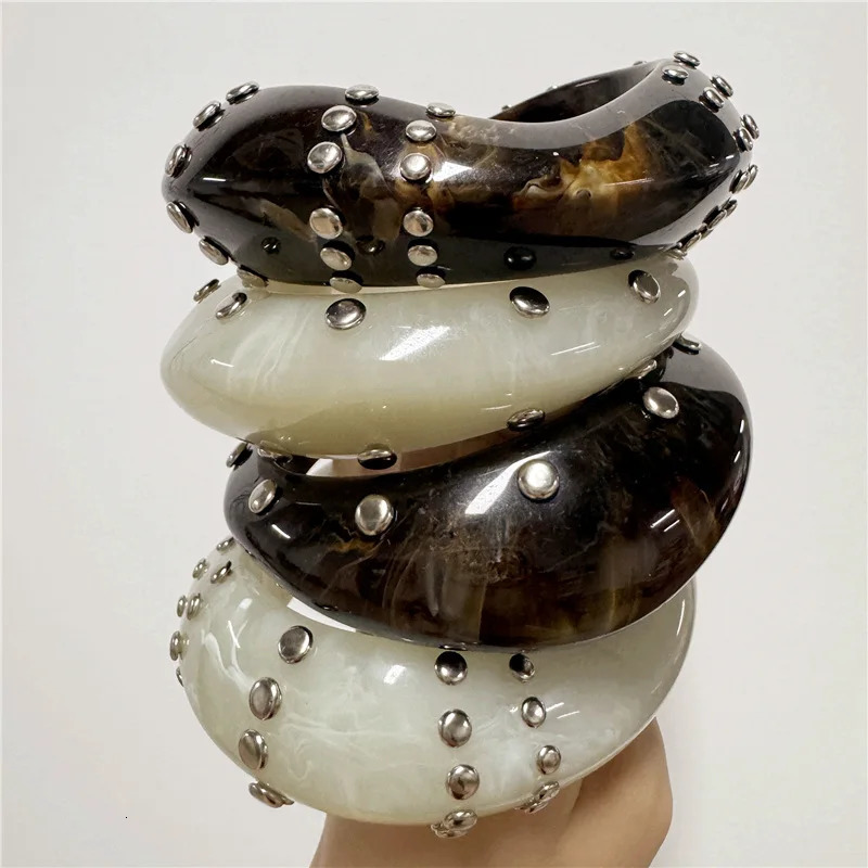 HangZhi Vintage Irregular Rivet Resin Cuff Bracelet Geometric Wide Chunky Punk Fashion Bangle Jewelry for Women In 260202