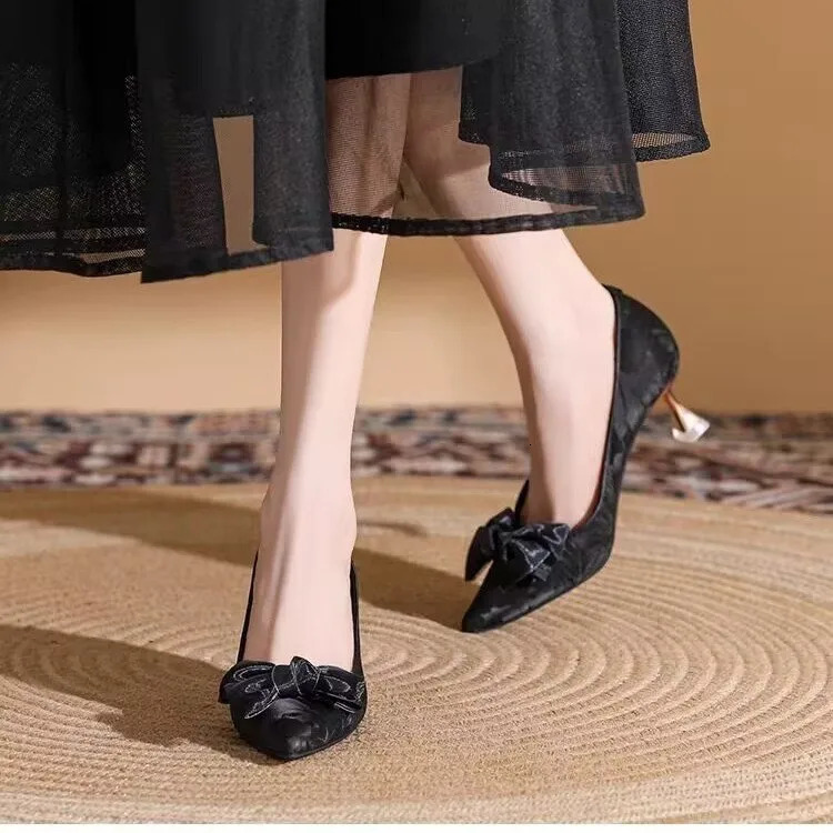French highheeled womens 2025 autumn Chinese thinheeled pink nontiring bridesmaid shoes single 260208