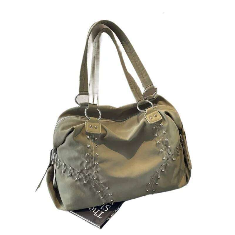 New Solid Color Nylon Zipper Shoulder 2026 High Quality Versatile Casual Tote Bags on Sale Large Capacity Sweet Women's Bag C260207