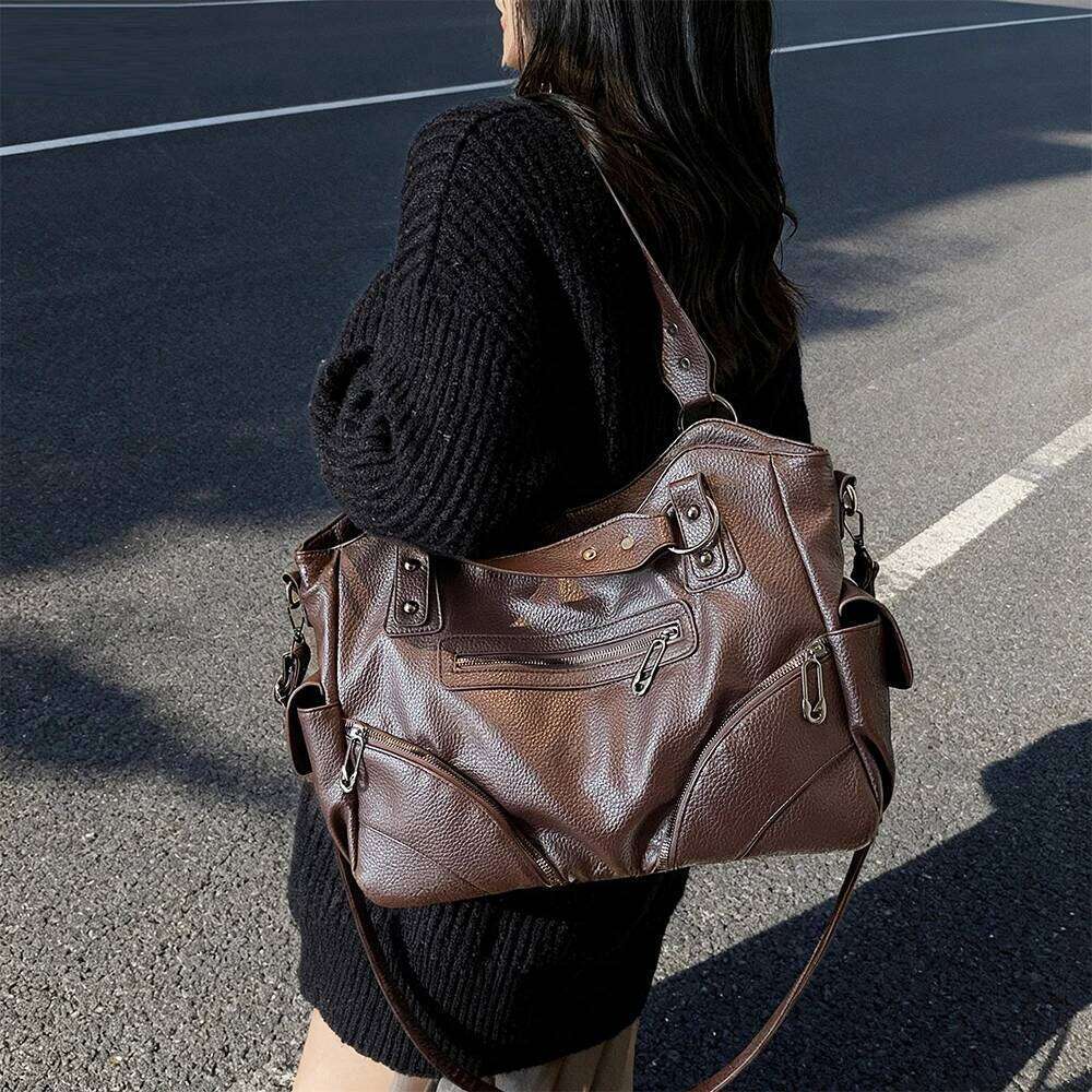 Korean Version of Niche Design Commuter Tote Large Capacity Motorcycle Carrying Shoulder Crossbody Bag, Spicy Girl Style C260207