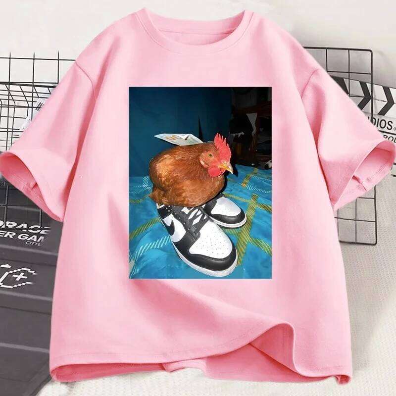 Dripped Out T Shirt Men Women Chicken with Shoes Printed T-shirt Harajuku Trendy Short Sleeve Tees Streetwear C260207