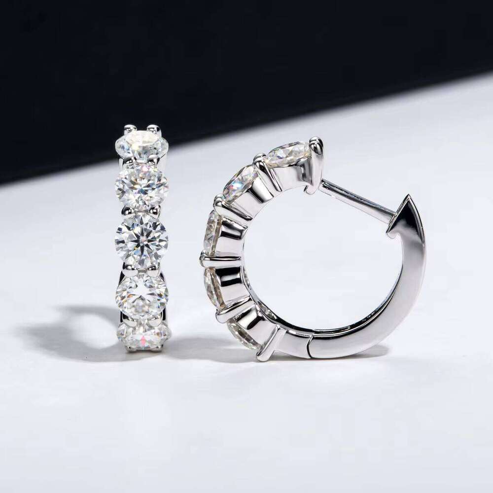 Fashion Jewelry D-Color Hoop In S925 Sterling Silver Elegant Round Cut Moissanite Huggie Earrings For Women