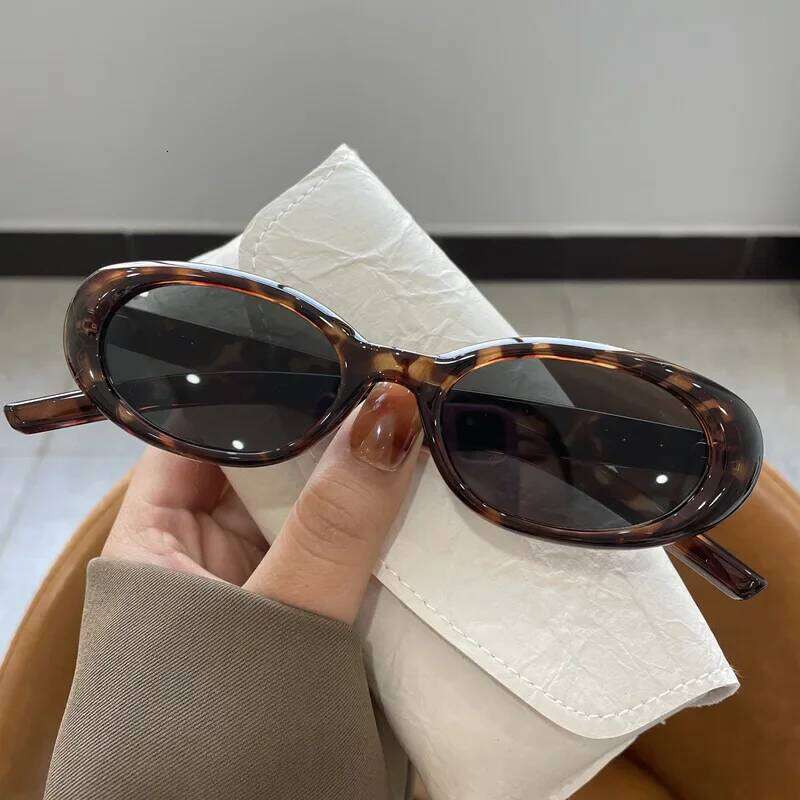 New Small Frame Oval Shape Sunglasses Classic Men's Vintage Sun Glasses Women Outdoor Leisure Eyewear UV400 Oculos De Sol Y260207